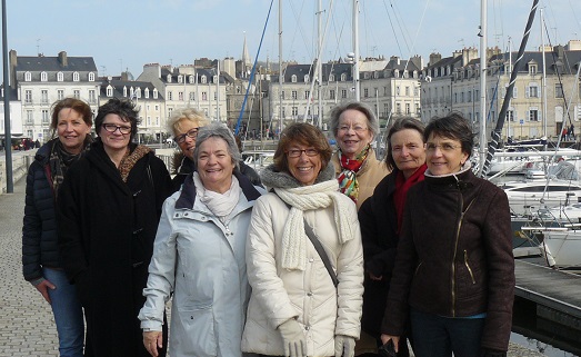 certaines "équipières" ont séché le cours du matin pour une promenade le long du golf Conleau-Vannes et retour en bus !
